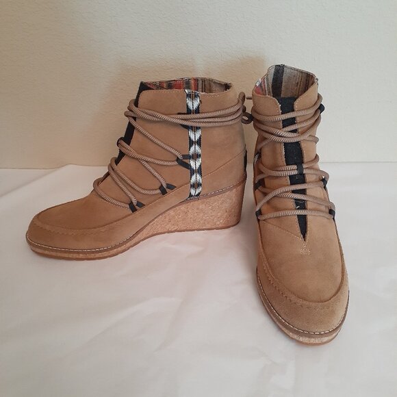 Pendleton Islegate Wedged Ankle Boots NWOT - Picture 1 of 14